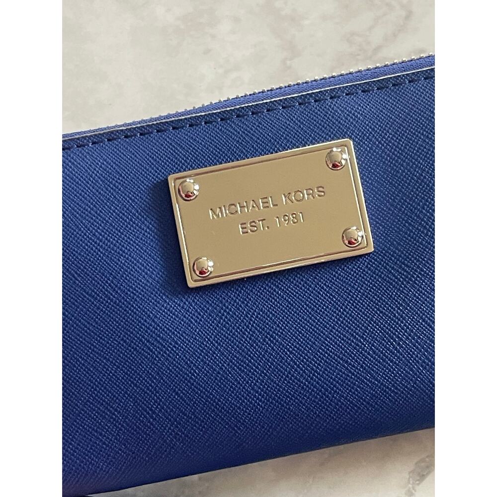 Michael Kors LG Multi Function Wristlet Clutch Wallet in Sapphire - Picture 2 of 11